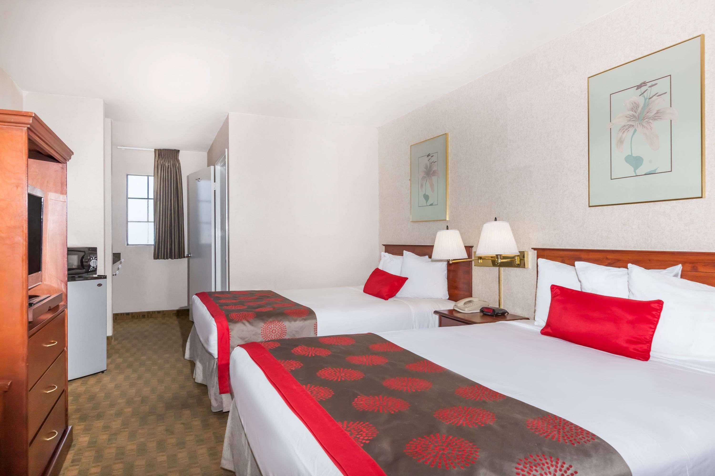 Ramada By Wyndham San Diego Poway Miramar المظهر الخارجي الصورة