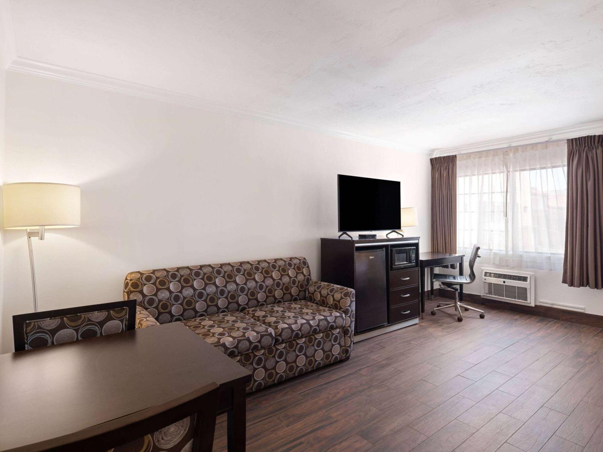 Ramada By Wyndham San Diego Poway Miramar المظهر الخارجي الصورة
